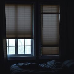 Błędy w zaciemnieniu sypialni: jak je rozpoznać i poprawić dla lepszego snu